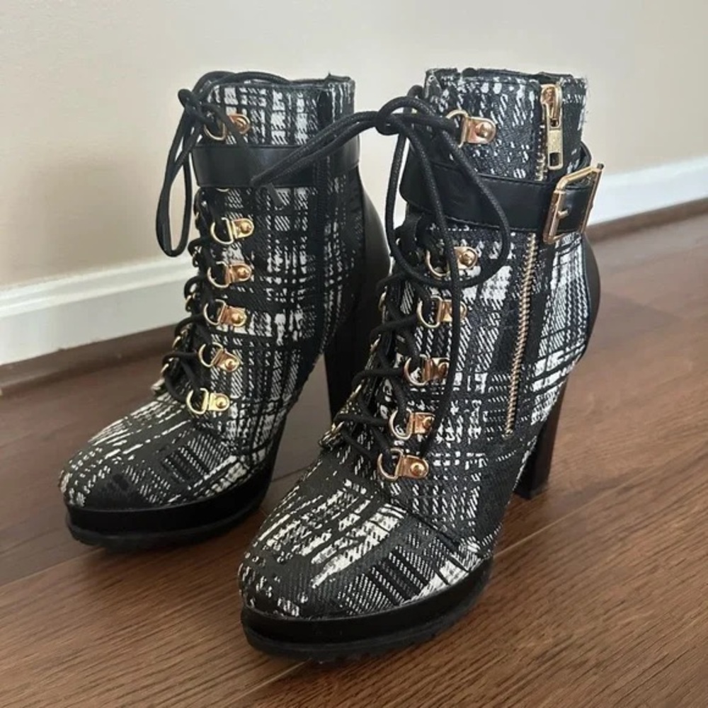 Shoe Dazzle Plaid Heeled Boots